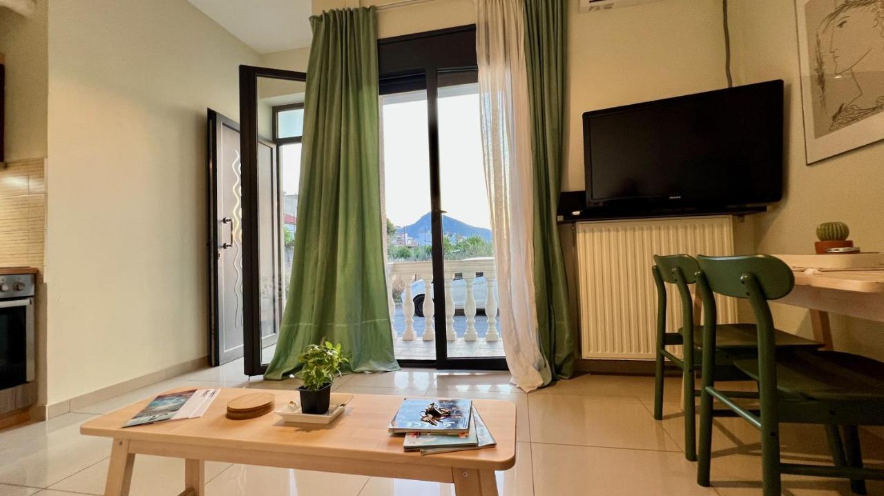 100 Meters From The Sea Apartamento Xylokastro Exterior foto
