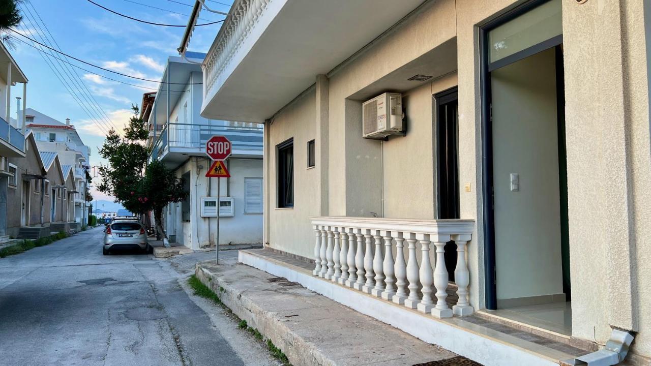 100 Meters From The Sea Apartamento Xylokastro Exterior foto