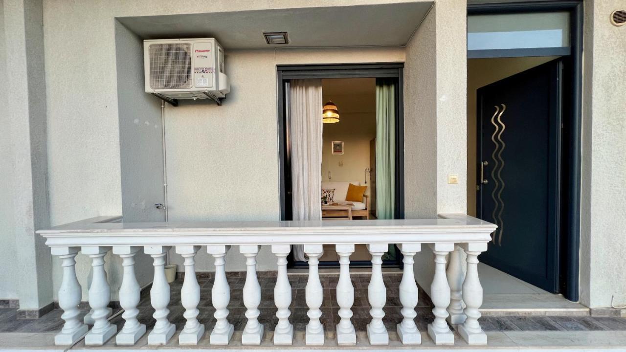 100 Meters From The Sea Apartamento Xylokastro Exterior foto
